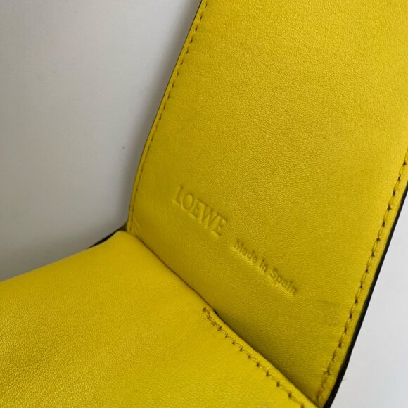 LOEWE Discontinued Hobo Puzzle Leather Shoulder Bag in Lemon - Picture 12 of 13